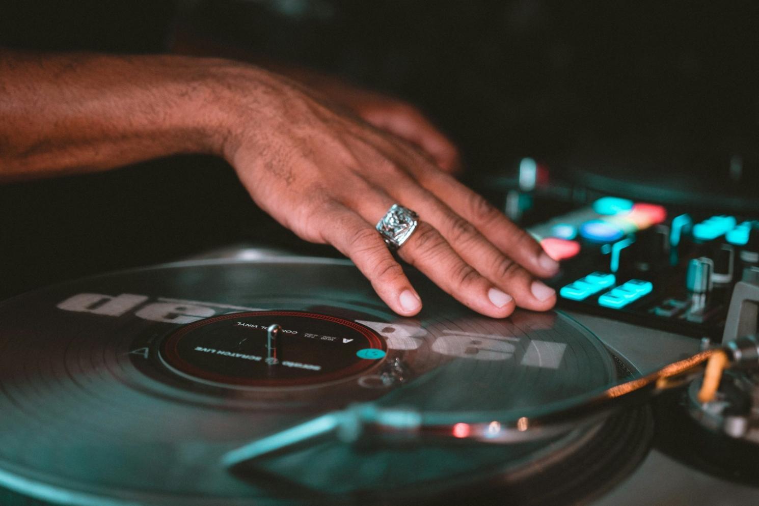 Textentwicklung und melodische Strukturen